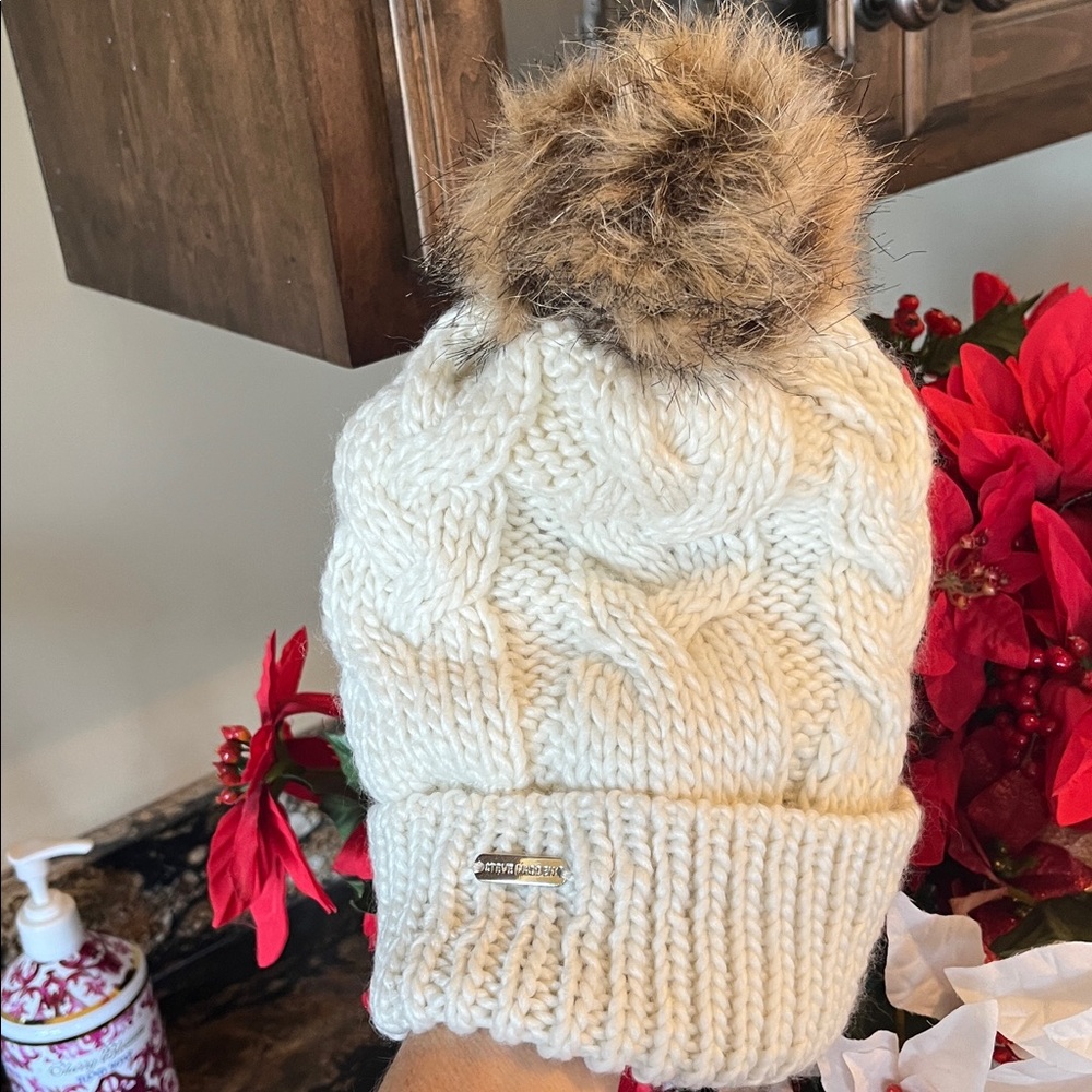 Steve Madden Cap Beige Cable Knit Hat Winter Toboggan Ski Beanie Womens New
